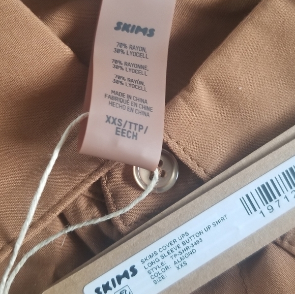 New! SKIMS Cover Ups Long Sleeve Button Down Shirt | Oversized Top | Almond XXS - Picture 5 of 5